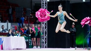 motto viareggio varfolomeev darja un clavette sfe03944a copia simone ferraro ph